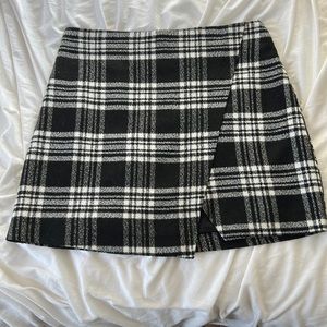 Abercrombie and Fitch, black and white skirt  size 8